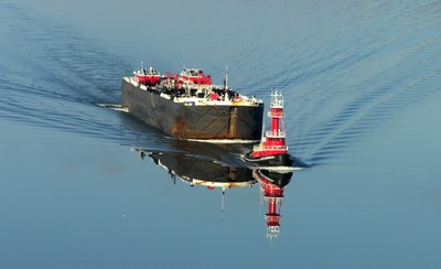 Tugboat on the Hudson.  Photo by Frank Ostrander.