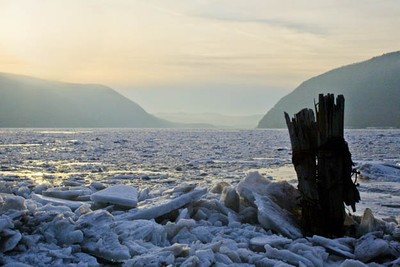 The Hudson in Winter. Photo by Tom Doyle.