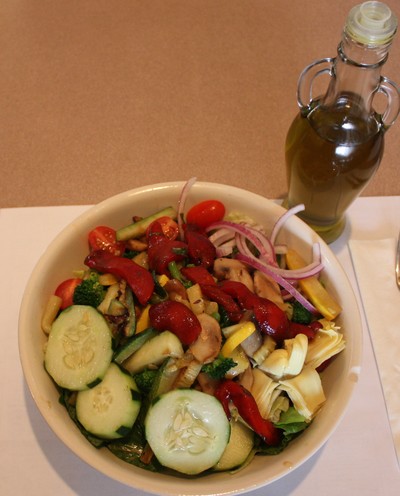 The Christine salad, with oil olive, which is permitted on the Ideal Protein diet.