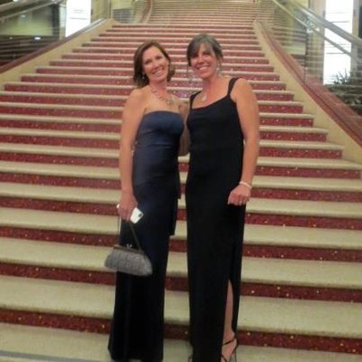 Sheila McGuane Reed, right and her sister at the 2013 Oscars