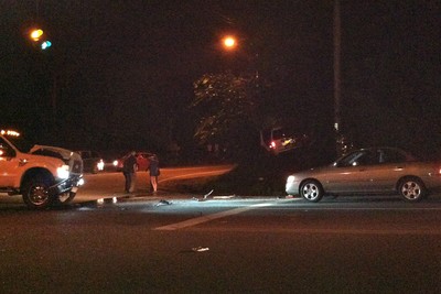 Photo by Wendy Bogart. Accident on Rt. 32 and Quaker Ave.