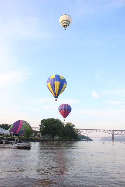 Photo by Maureen Moore. Balloon Festival over the Hudson.