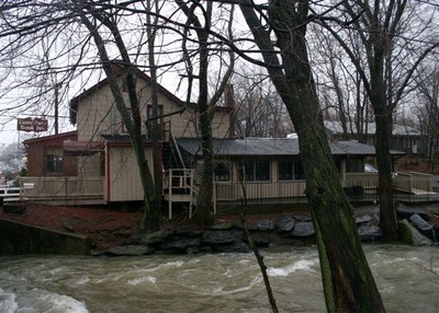 Canterbury Brook Inn. Photo by Mary Ann Neuman