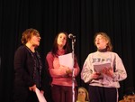 The singers open the Radio Play.