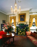 Don't miss the candlelight tour of Newburgh's historic homes and buildings.